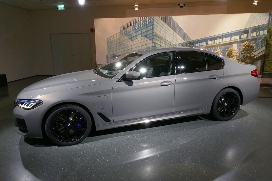 BMW 545e xdrive