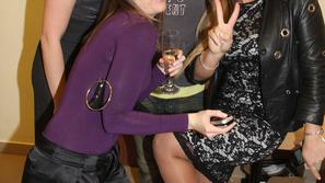 Tony Cetinski je v Mondu naredil pravi žur. Po koncertu se je z veseljem slikal 