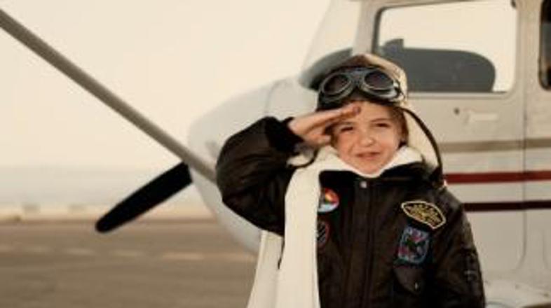 Kmalu bo on vozil starše.