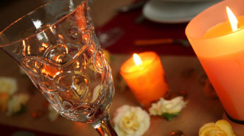 Ljubezen potrebuje romantiko.