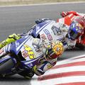 Valentino Rossi je Jorgeja Lorenza prehitel šele v zadnjem zavoju.