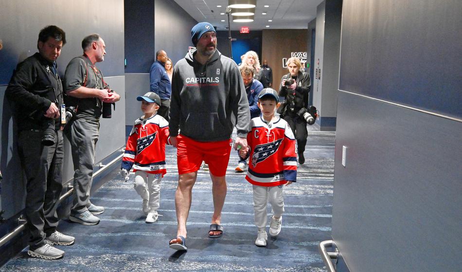 Množica skandirala Ovečkinu, odgovor pa: Bom razmislil