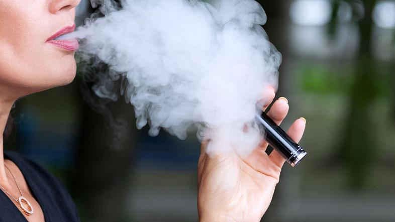 elektronski cigareti, cigaret, kajenje