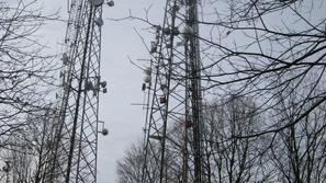 Na Grmadi, kjer so postavljeni oddajniki in antenski sistemi, je deloval tudi pi
