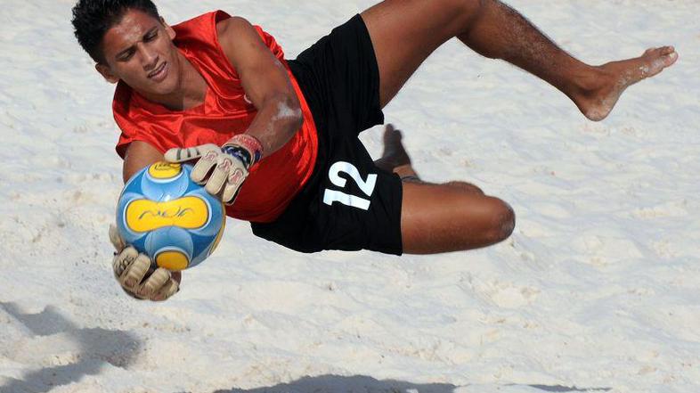 Copacabana ne bo več videla športov z žogo. FOTO: AFP