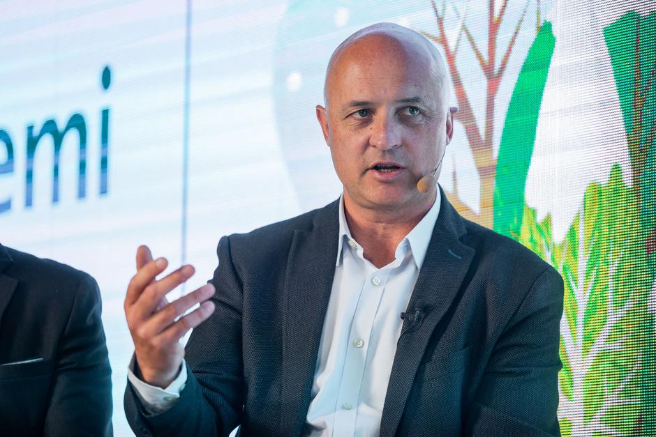 Aleš Zupan, direktor službe za kmetijska zavarovanja, dogodek zavarovalnice Triglav o vremenskih ekstremih | Avtor: Zavarovalnica Triglav