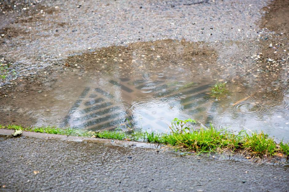 vreme dež nevihta ploha | Avtor: Profimedia