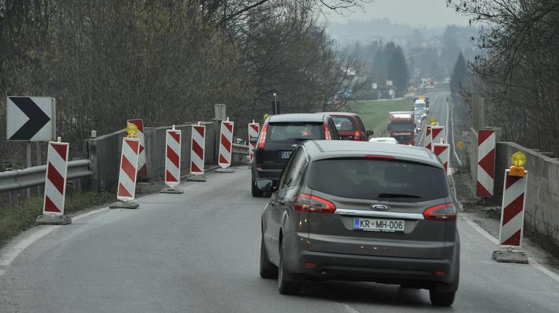 Delna zapora mosta, Medno