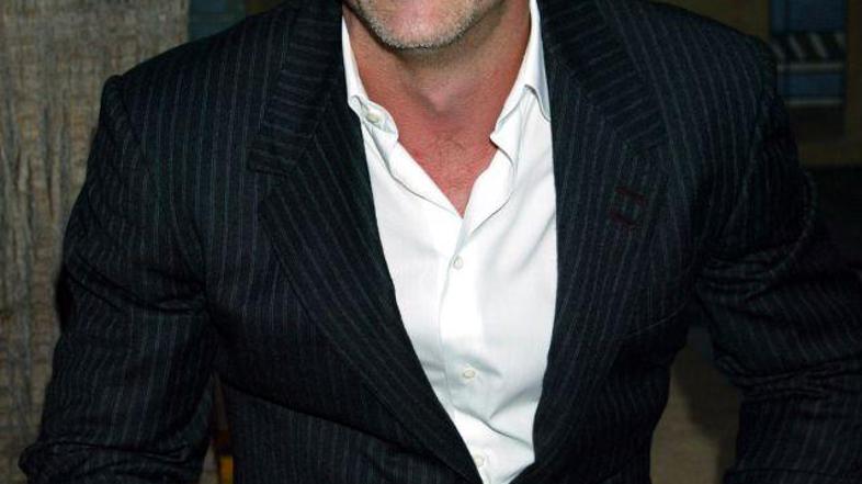 Daniel Craig si je poškodoval roko.