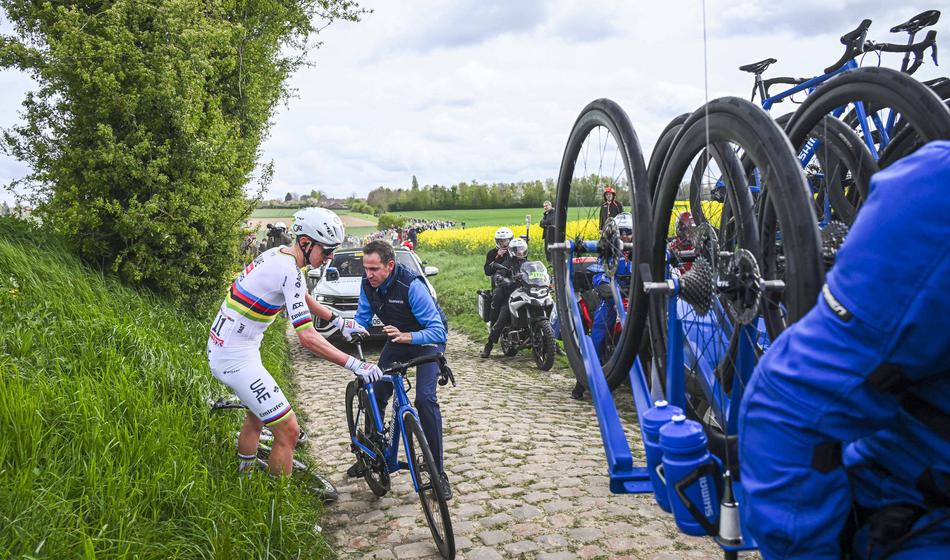 O početju UAE na Roubaixu: V tem pogledu je Visma pet korakov spredaj