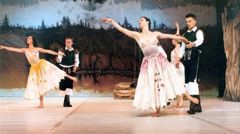 Pred-premiera je sodoben in relevanten umetniški večer s prepoznavnim izrazom, k