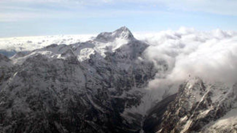 Zaradi nepoznavanja terena se je Kanadčan izgubil, preskočil manjši graben, se z