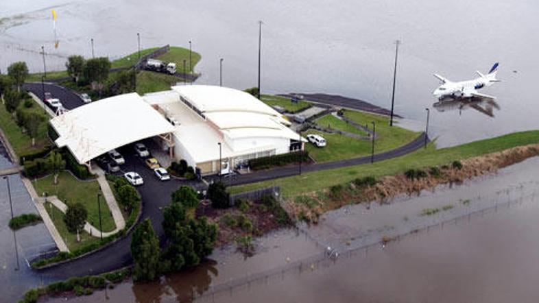 Poplavljeno letališče v Lismoru