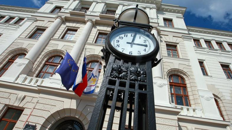 Vrhovno sodisce v Ljubljani, ilustracija, tehtnica, Tavčarjeva