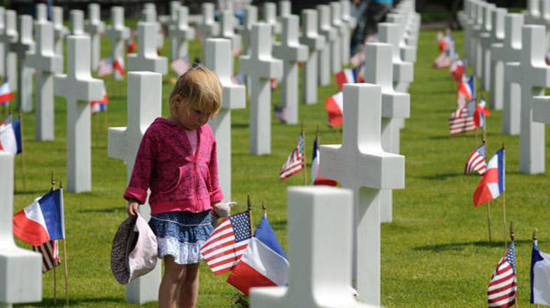 "Dan D" je med zavezniki zahteval okoli 10.000 žrtev, približno toliko pa naj bi