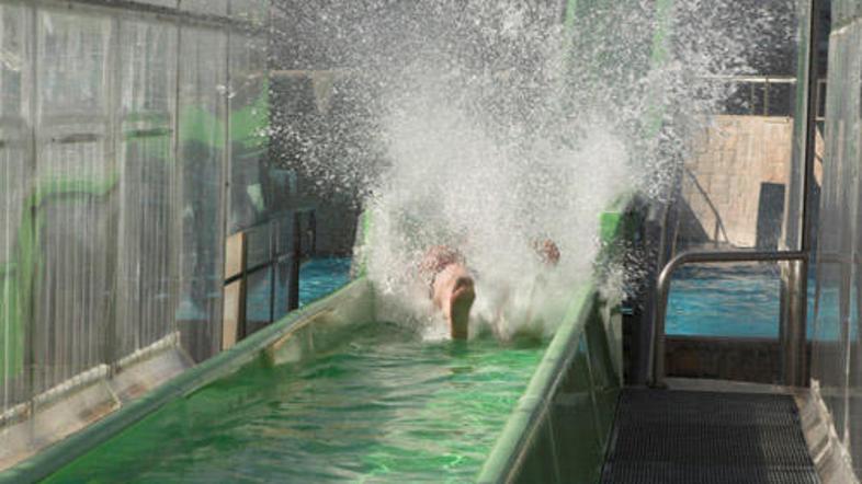 Nepreviden spust po toboganu se je za Avstrijca končal s hudimi poškodbami (slik