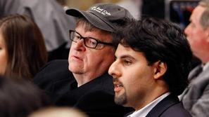 Michael Moore je pristen raziskovalec, ki se je 31. marca udeležil zasedanja ame