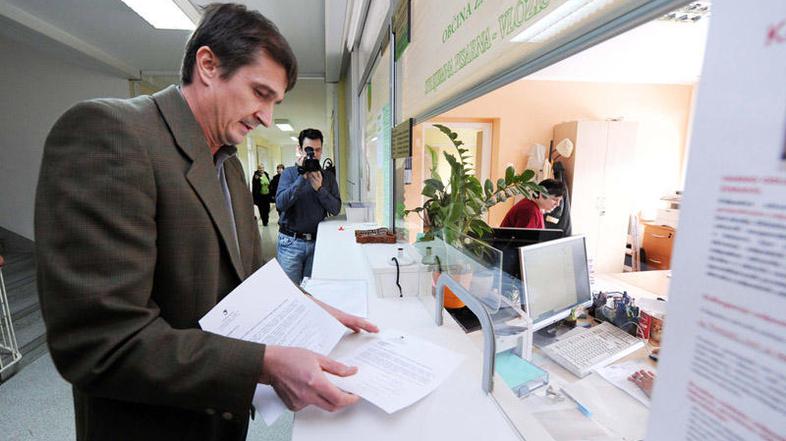 Gvido Hribar je v vložišče Občine Žalec včeraj, tik pred poldnevom, vložil nepre