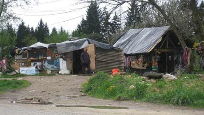 Domnevno osemletno suženjstvo naj bi se dogajalo v romskem naselju Žabjak ozirom