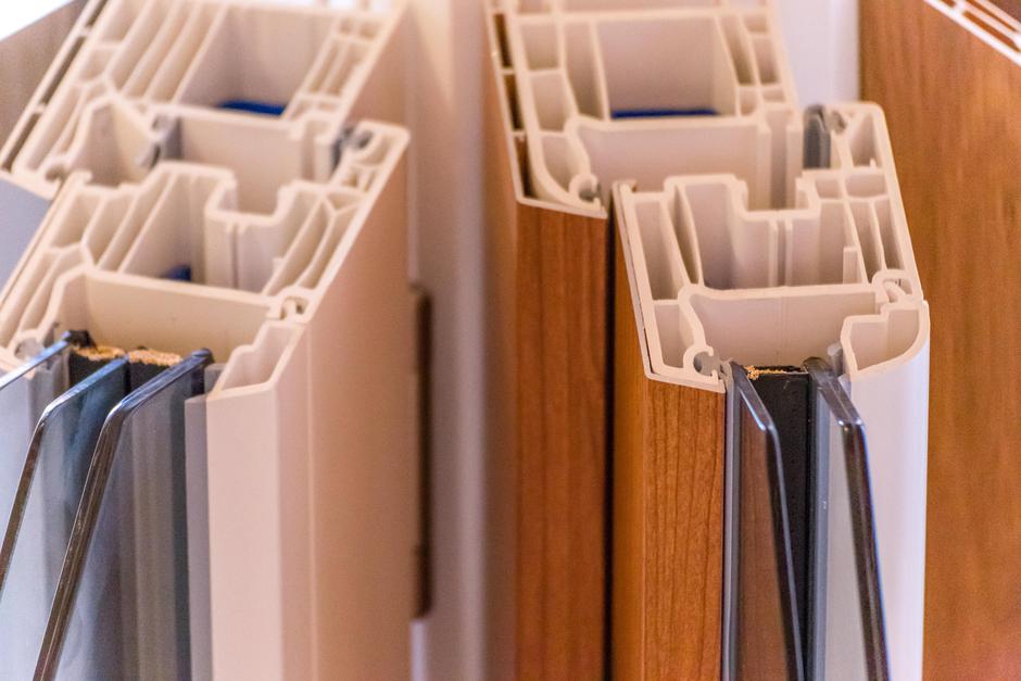 PVC-okna | Avtor: Profimedia - Večjo toplotnoizolativnost PVC-oken dosežejo z zračnimi komorami.