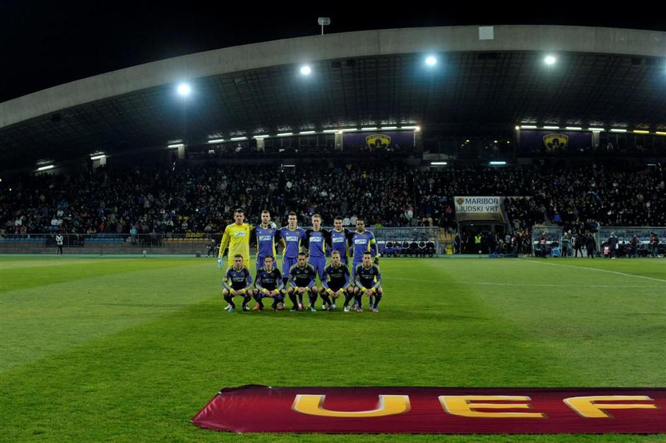 Maribor Lazio Evropska liga Ljudski vrt skupinska fotografija gasilska ekipa