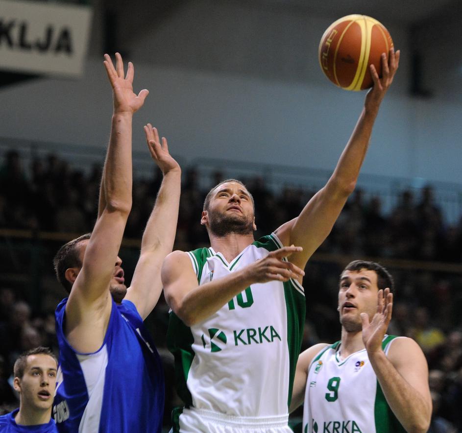 Dušan Djordjević je v ključnih minutah tekme ostal zbran pri prostih metih. (Fot