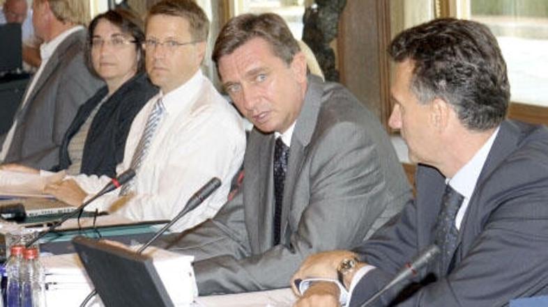 Premier Pahor meni, da največji problem ostaja likvidnost.