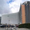 Zvišanje plač za 46 tisoč uradnikov, ki delajo v Evropski komisiji, Svetu, Evrop