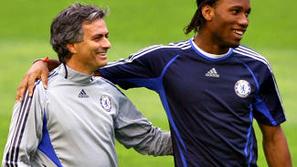 Jose Mourinho in Dider Drogba