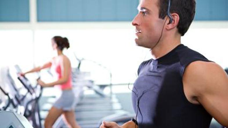 Redna higiena in uporaba naravnih sredstev proti potenju pomenita zmago nad nepr