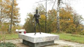 Spomenik kurirjem Dolomitskega odreda
