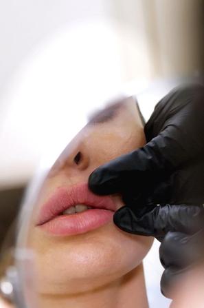 Botoks polnilo injekcija ogledalo