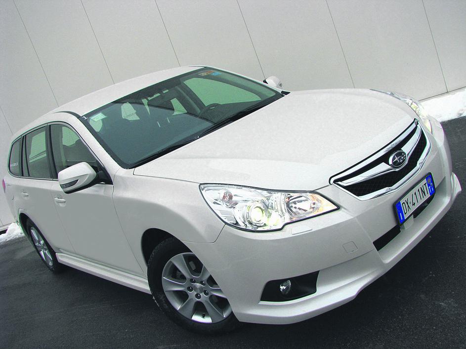 Subaru legacy SW 2,0 bi-fuel sport. (Foto: Andrej Leban)