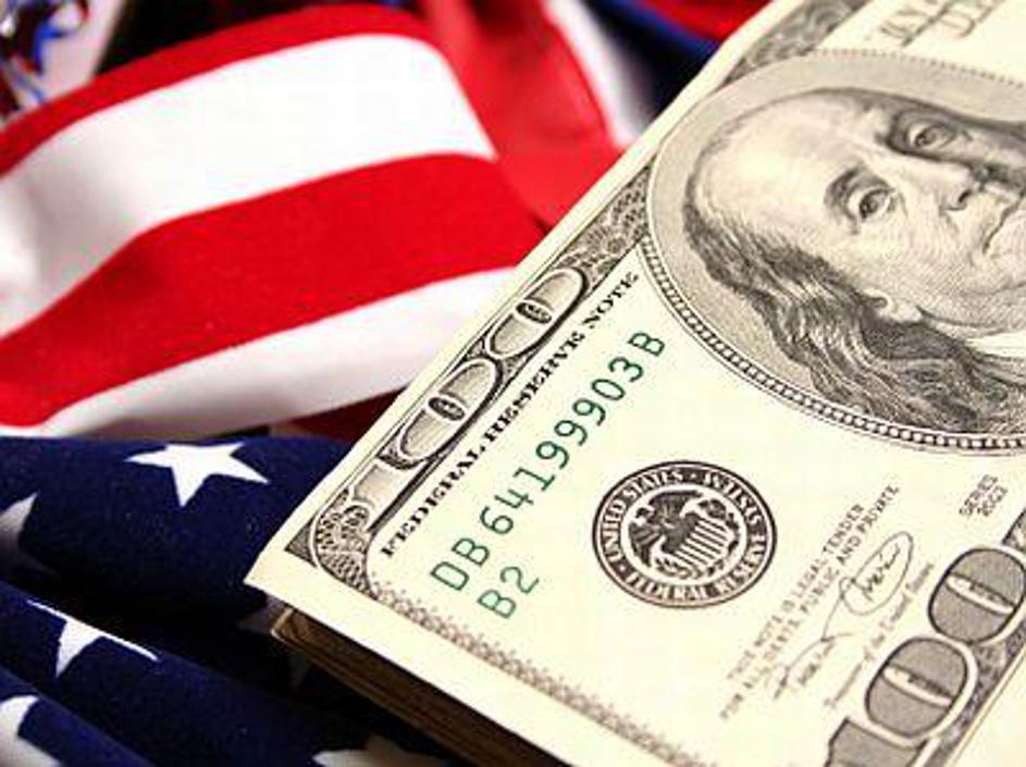 Največji simbol ZDA: zastava in ameriški dolar