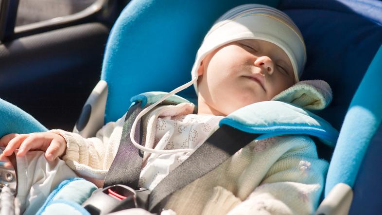 Dojenček v avtomobilu