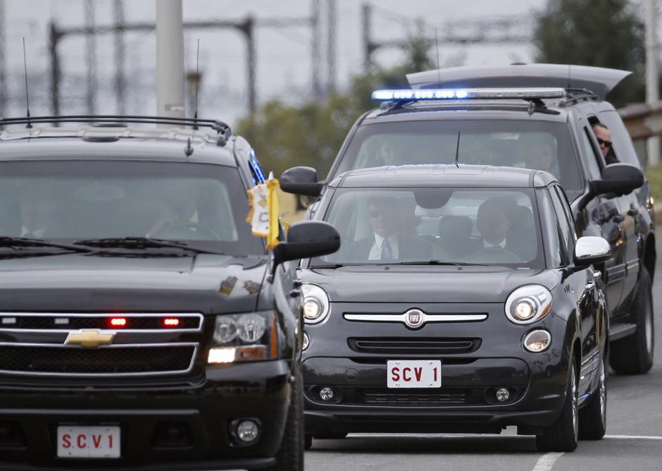 Fiat in papež | Avtor: EPA