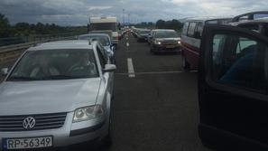 Zastoji zaradi burje