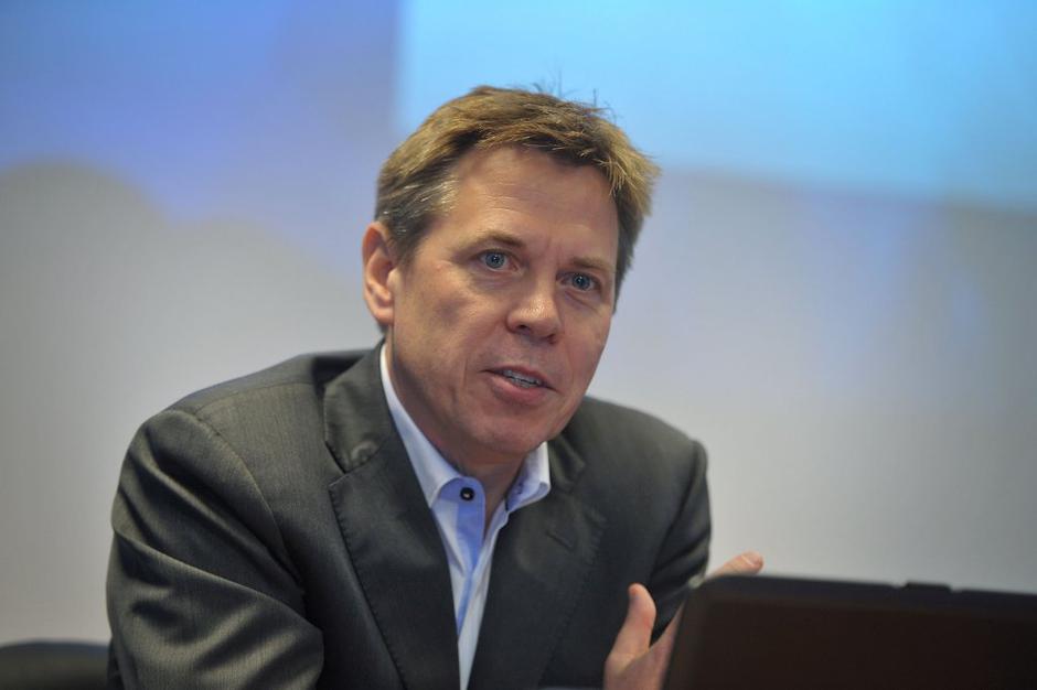 DUTB | Avtor: Anže Petkovšek