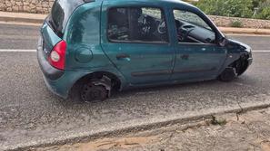 Clio brez pnevmatik pri Splitu