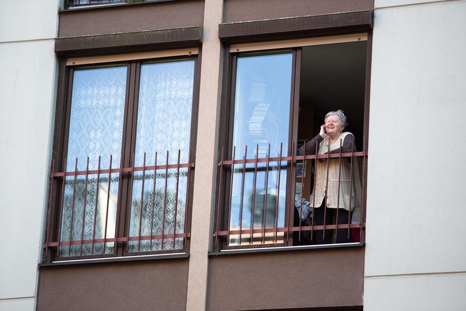 Starostnica v stanovanju | Avtor: Profimedia