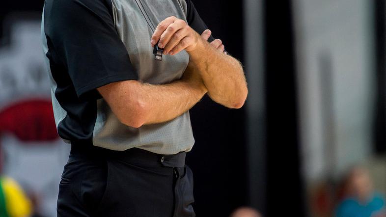 sodnik piščalka sojenje