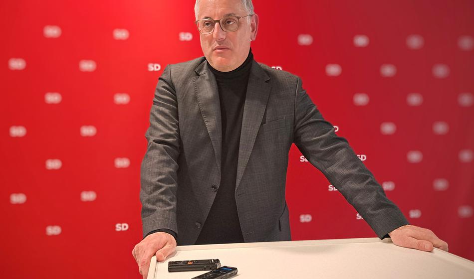 V SD pričakujejo manj gotovo prihodnost