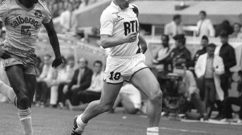 Safet Sušić je bil nekdaj najbolj popularen tuji nogometaš v francoski ligi. (Fo