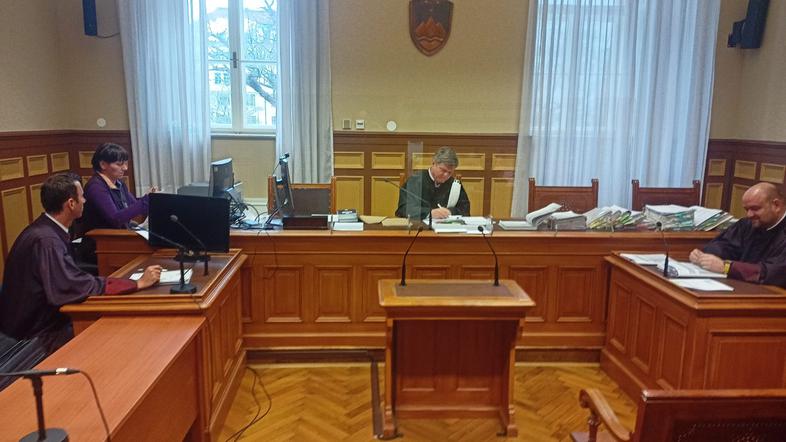 Sodišče-Mesec-Snežič-9.3.2023