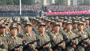 parada severnokorejske vojske v Pjongjangu 2010