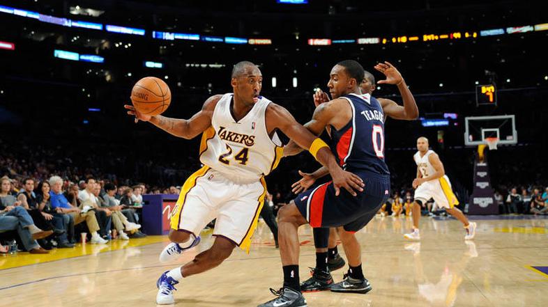 Kobeja Bryanta obramba Hawksov v nedeljo ni zaustavila. Dal je 41 točk. FOTO: AF