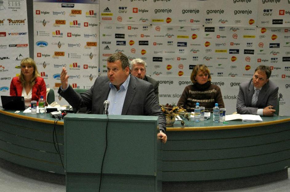 Lovše je izrazil podporo Kocijančiču. (Foto: Saša Despot)