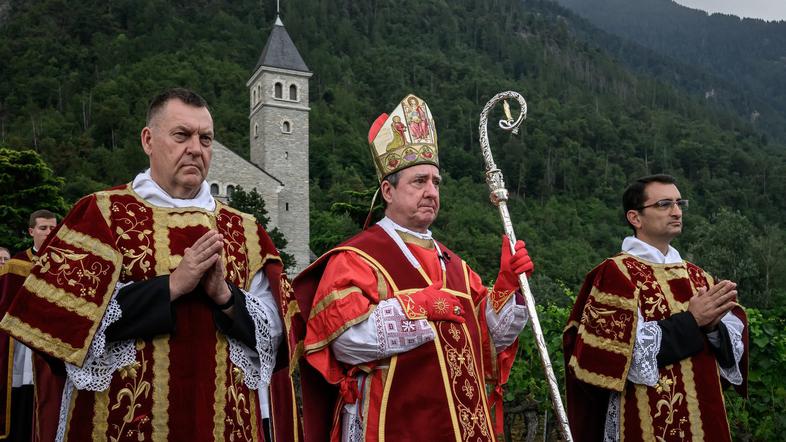 Shizma v cerkvi, bratovščina FSSPX