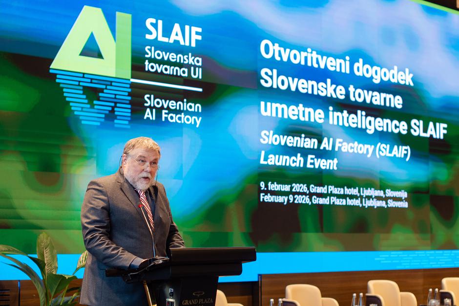 SLAIF | Avtor: Anže Petkovšek