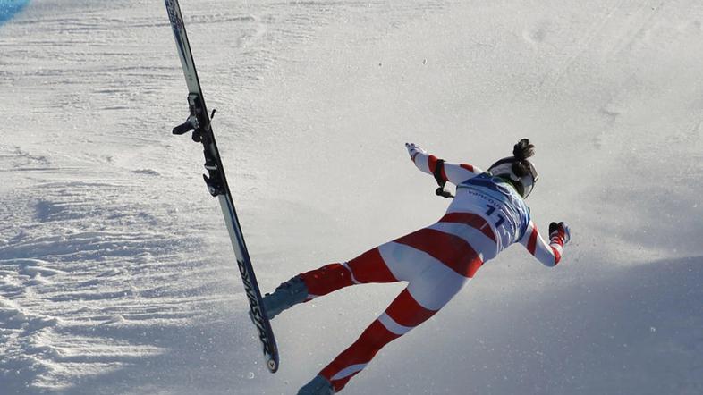 Olimpijski smuk deklet je zaznamovalo večje število nevarnih padcev. (Foto: Reut